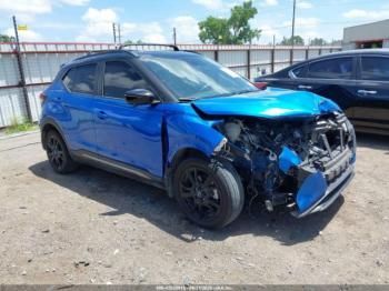  Salvage Nissan Kicks