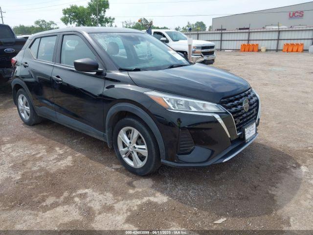  Salvage Nissan Kicks