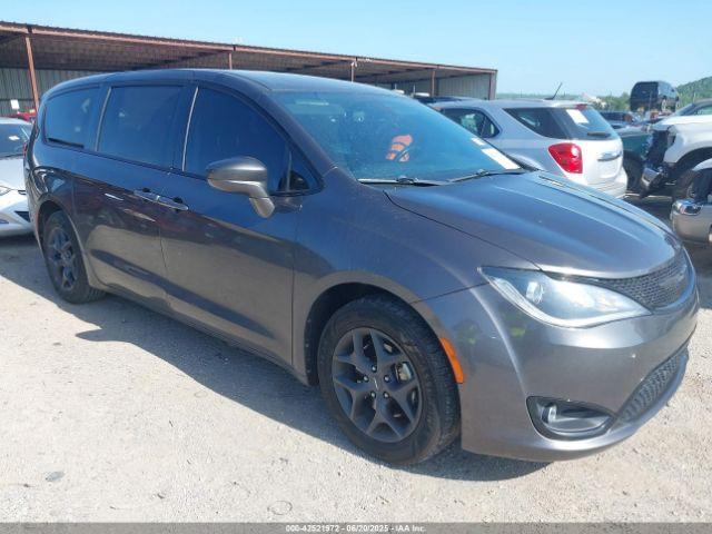  Salvage Chrysler Pacifica