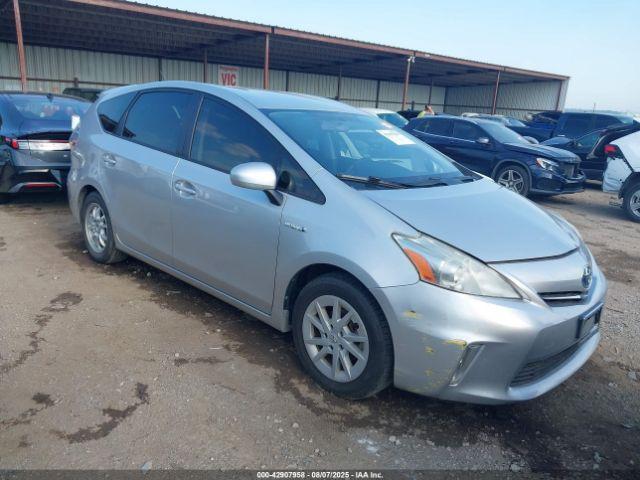  Salvage Toyota Prius v