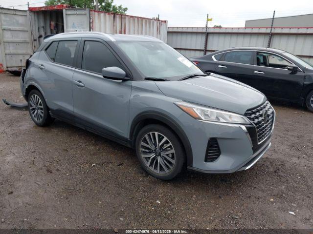  Salvage Nissan Kicks