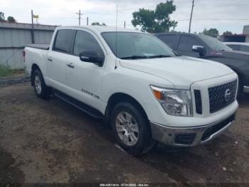  Salvage Nissan Titan