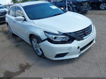  Salvage Nissan Altima