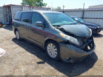  Salvage Toyota Sienna