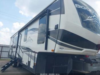  Salvage Heartland Big Country 3703rk