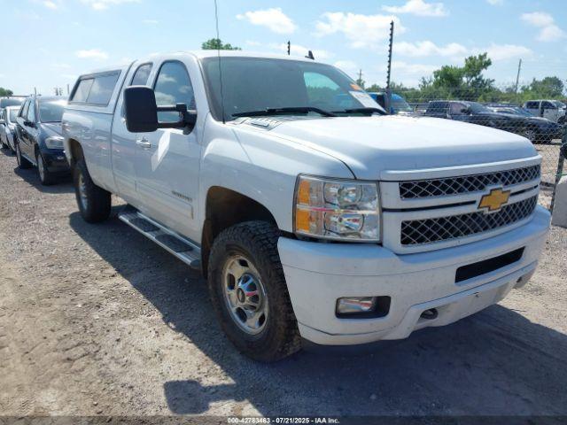  Salvage Chevrolet Silverado 2500