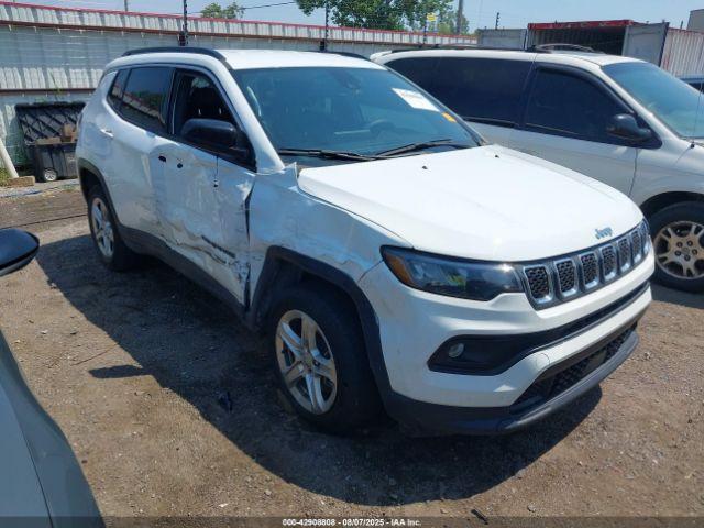  Salvage Jeep Compass