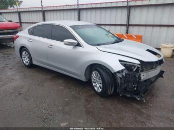  Salvage Nissan Altima