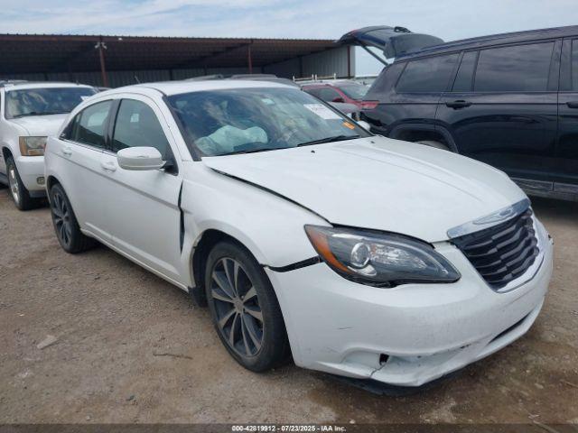  Salvage Chrysler 200