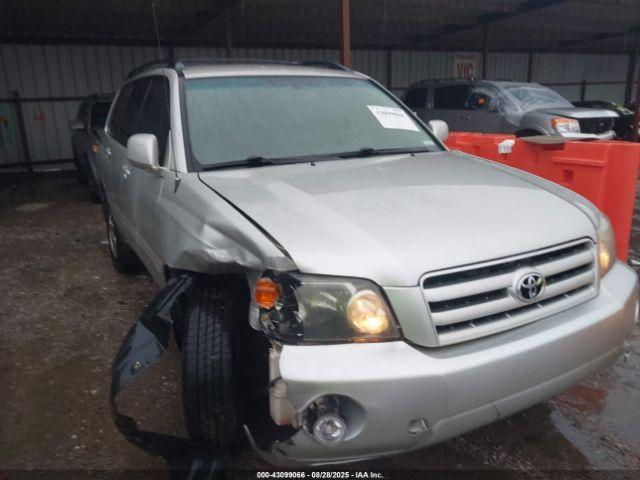  Salvage Toyota Highlander