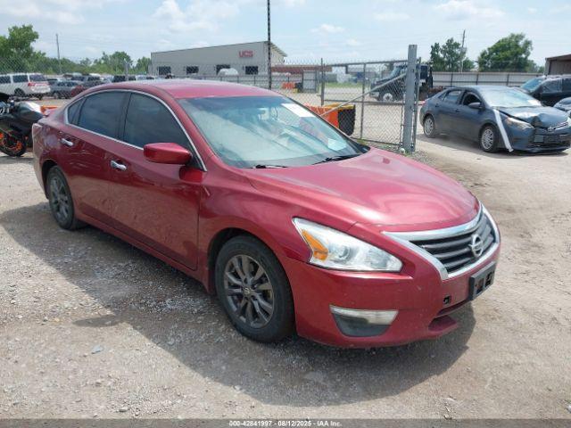  Salvage Nissan Altima