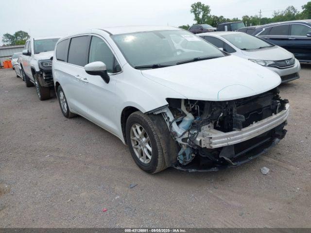  Salvage Chrysler Pacifica