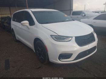  Salvage Chrysler Pacifica