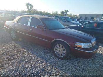  Salvage Lincoln Towncar