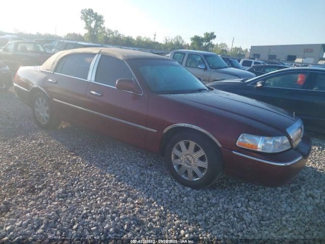 Salvage Lincoln Towncar
