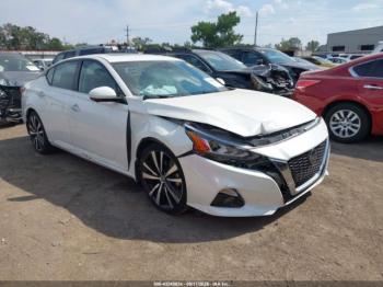 Salvage Nissan Altima