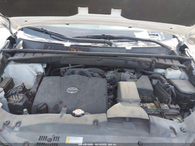 Toyota Highlander Le Image 14