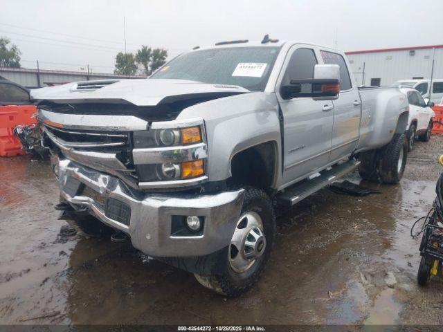 Chevrolet Silverado 3500 Ltz Image 15