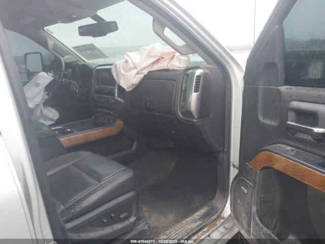 Chevrolet Silverado 3500 Ltz Image 2