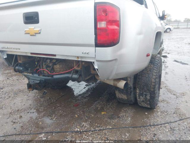 Chevrolet Silverado 3500 Ltz Image 8