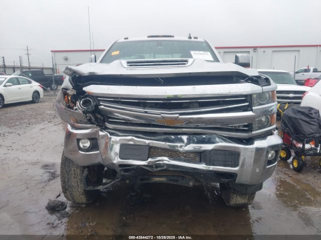 Chevrolet Silverado 3500 Ltz Image 13