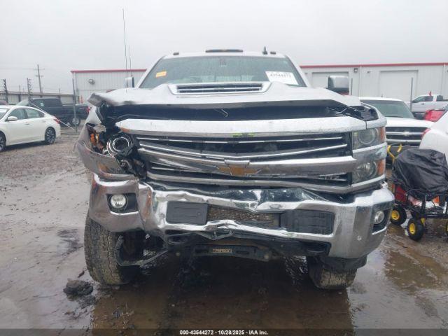 Chevrolet Silverado 3500 Ltz Image 13