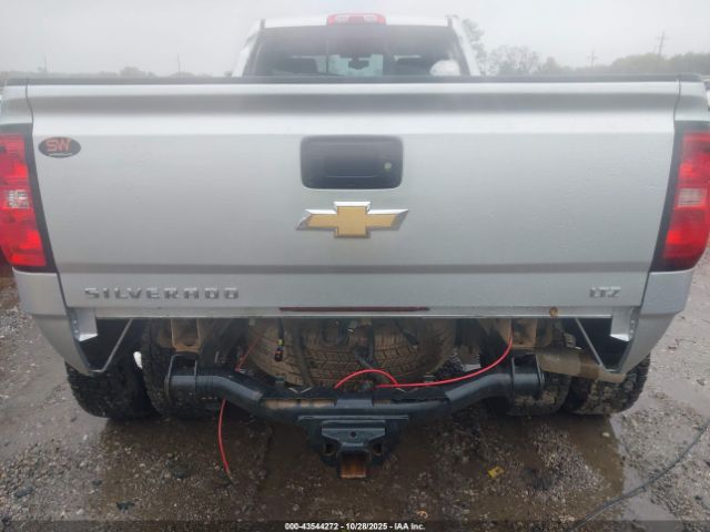 Chevrolet Silverado 3500 Ltz Image 11