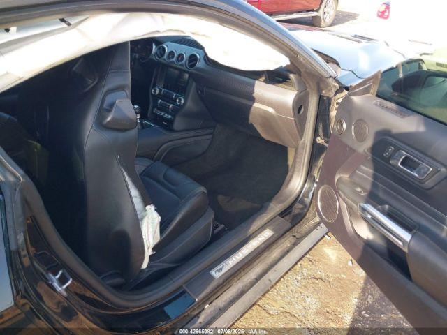 Ford Mustang Gt Premium Image 9