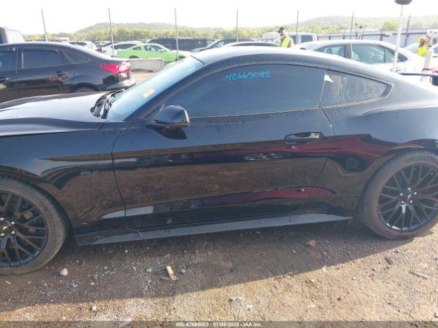 Ford Mustang Gt Premium Image 8