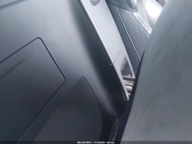 Audi TT 2.0t Image 13