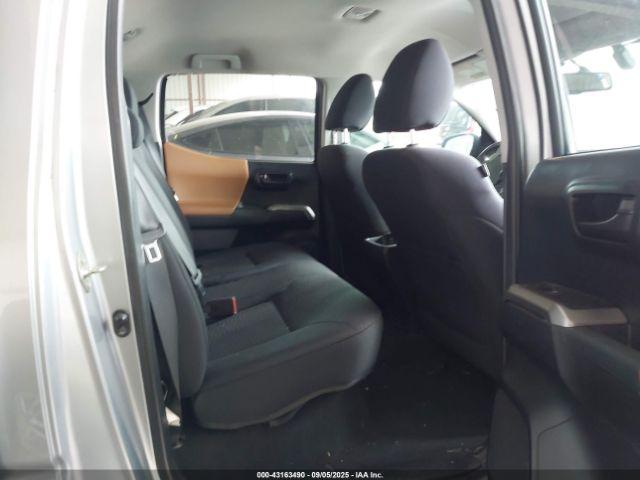 Toyota Tacoma Sr5 V6 Image 11