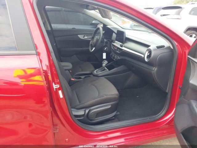 Kia Forte Lxs Image 10