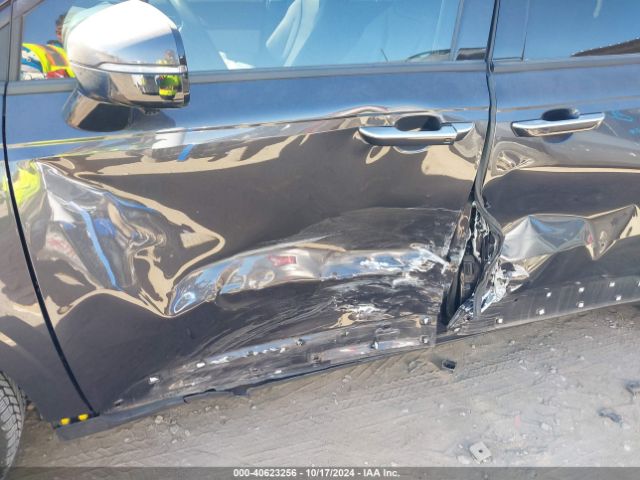 Kia Carnival Sx Image 15