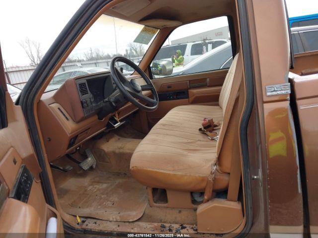 GMC Sierra C1500 Image 10