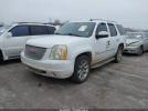GMC Yukon Denali Image 13