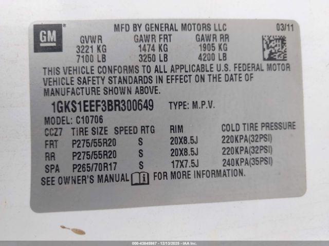 GMC Yukon Denali Image 4