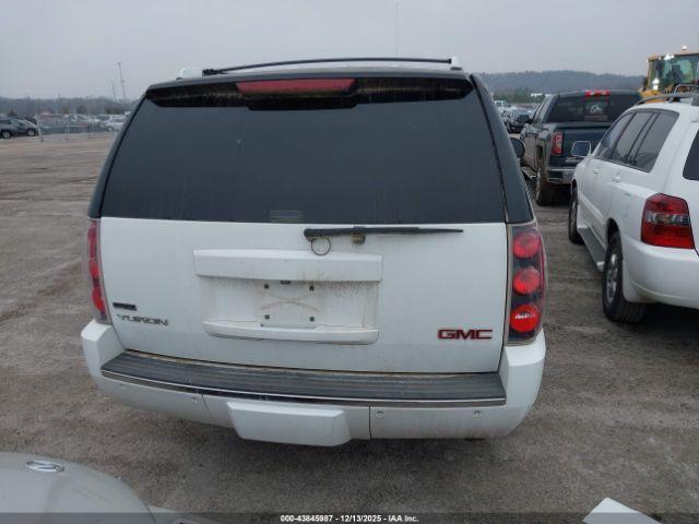 GMC Yukon Denali Image 2