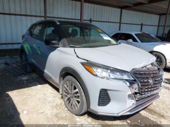  Salvage Nissan Kicks