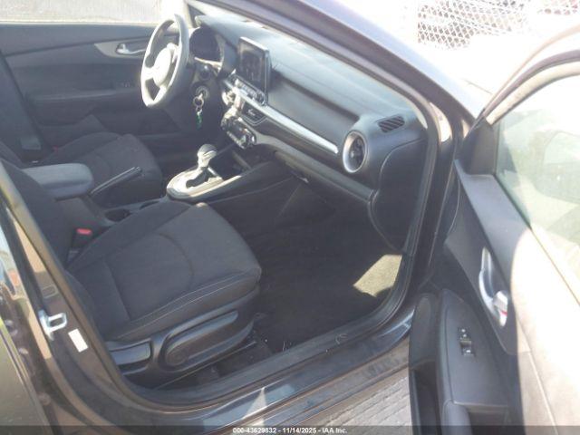 Kia Forte Lxs Image 9