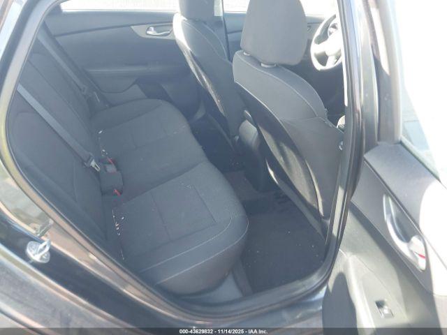 Kia Forte Lxs Image 5