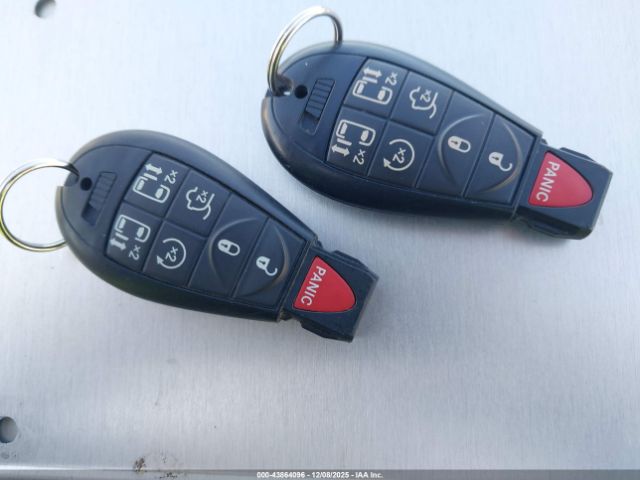 Chrysler Town & Country Touring-l Image 7