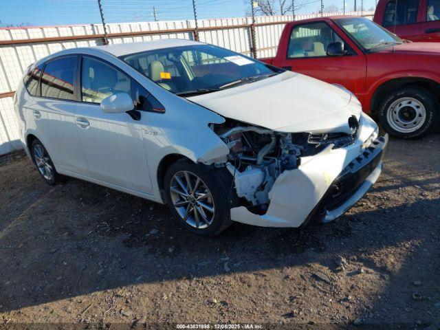  Salvage Toyota Prius v