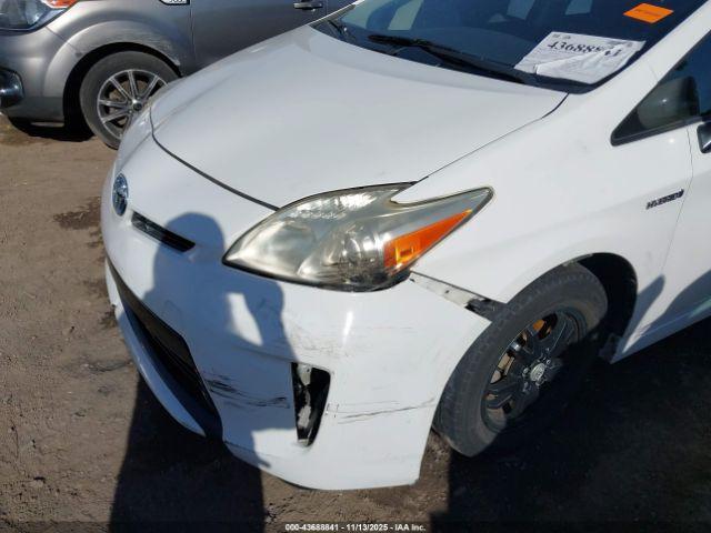 Toyota Prius One Image 9