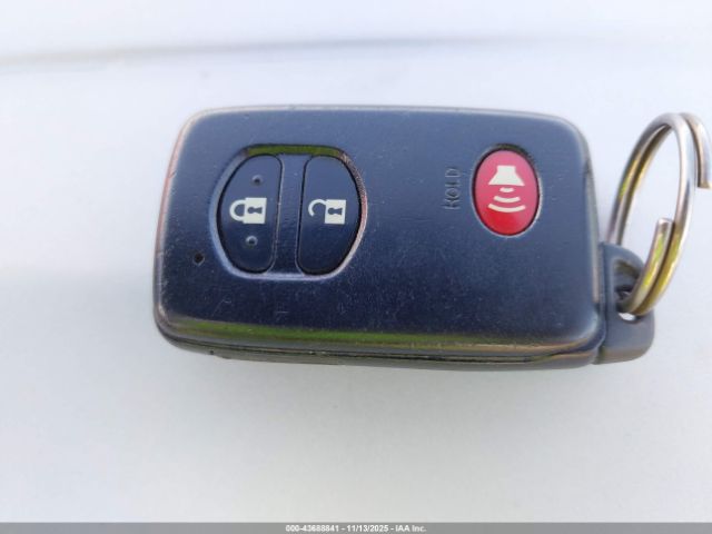 Toyota Prius One Image 8