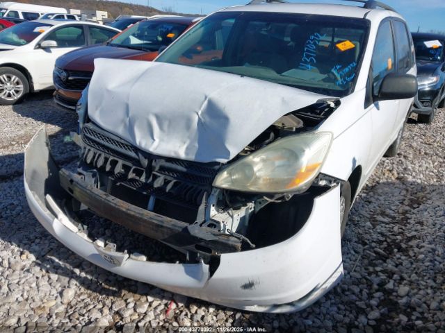 Toyota Sienna Le Image 5