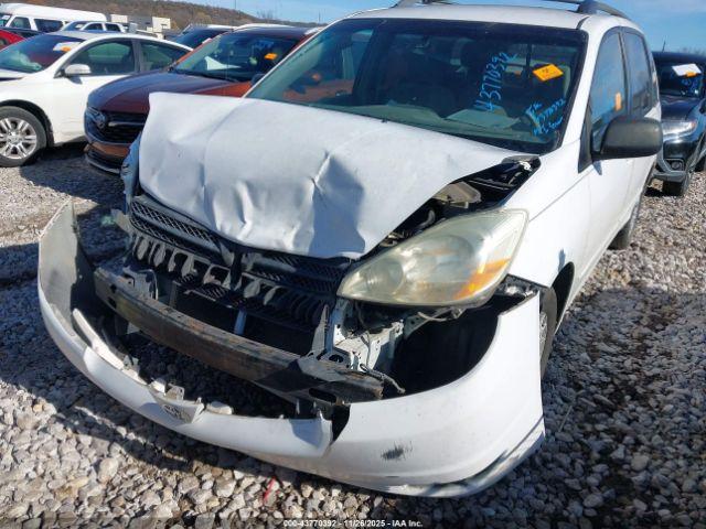 Toyota Sienna Le Image 5