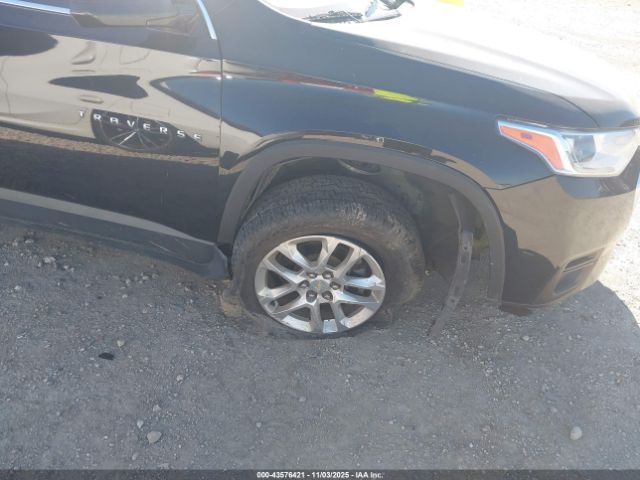 Chevrolet Traverse Ls Image 4