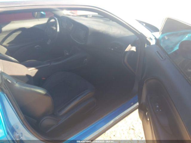 Dodge Challenger Image 4