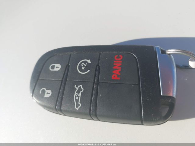 Dodge Challenger Image 10