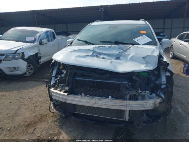 Chrysler Pacifica Touring L Image 11